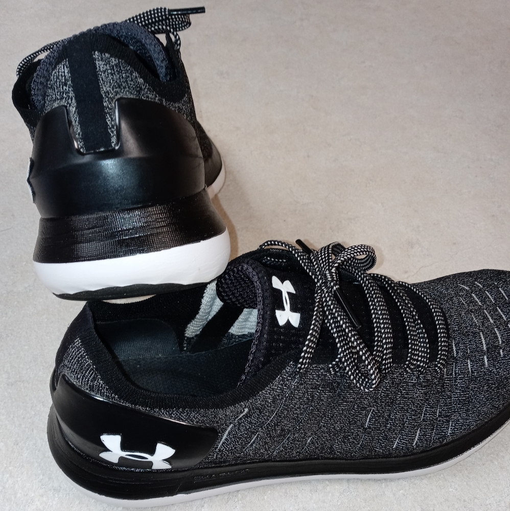 Under armour shoes men size 9.5
